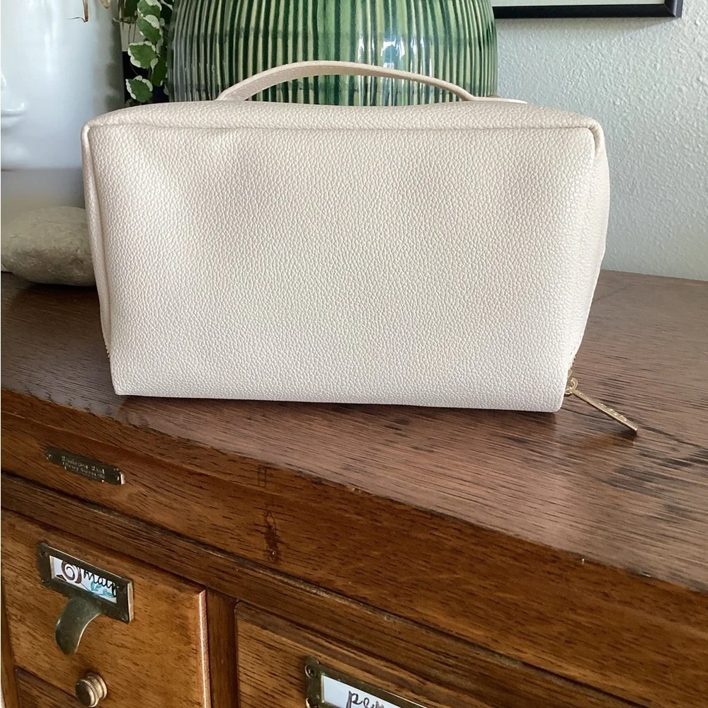 VOS High Capacity Makeup Bag, NWOT